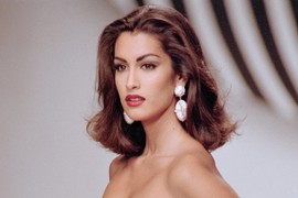 Iz MekDonaldsa je uskočila u Šanel i MISTIČNOM LEPOTOM očarala svet, a KONZERVATIVNI OTAC je nikad nije podržao: NESTALA JE na vrhuncu slave i nikada se više nije vratila