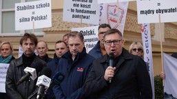 grzmią o "drastycznych zmianach" i demolowaniu polskiej edukacji. ta s