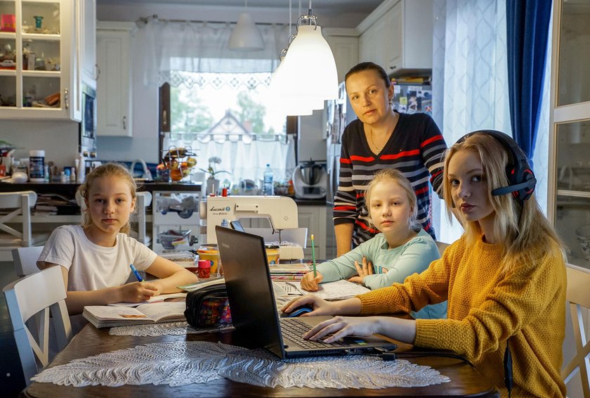 Jolanta Krupska (38 l.) z Rumi, mama Kasi (8 l.), Dominiki (10 l.) i Natalii (18 l.)