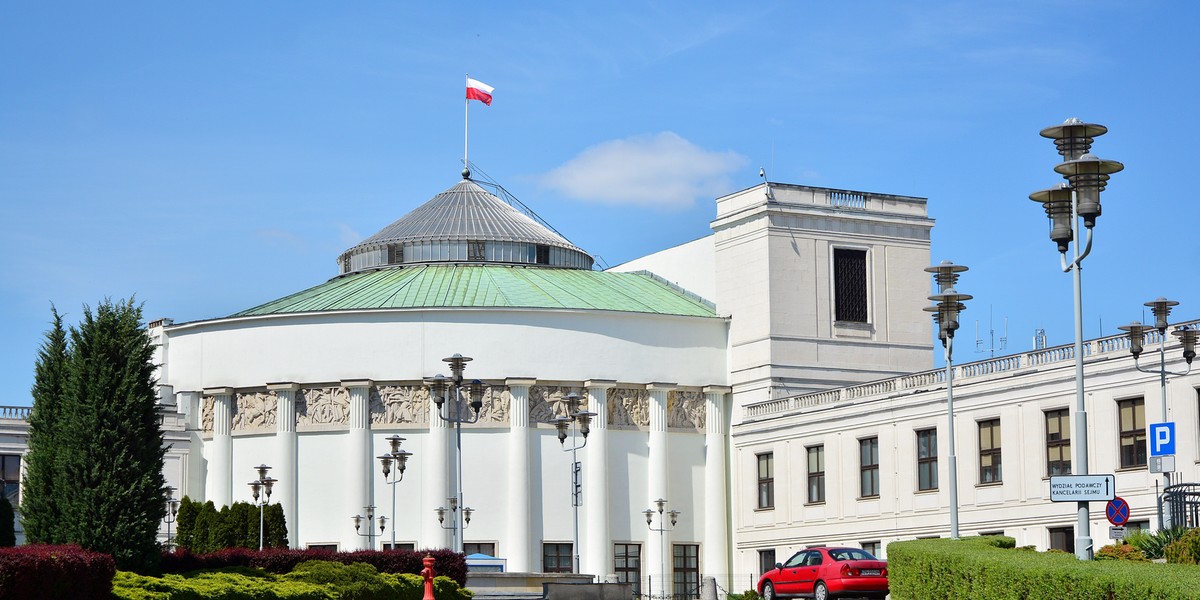 Rządowy program Pracowniczych Planów Kapitałowych nie przekonał pracowników Kancelarii Sejmu. Zaledwie co trzeci postanowił w nim pozostać. 