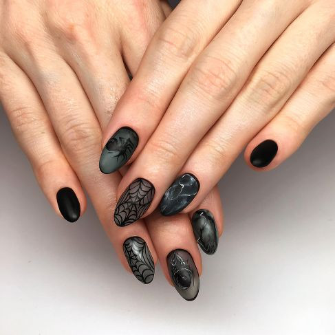 Manicure na Halloween - pajęcze wzorki