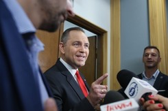 Nawrocki dziękuje Bąkiewiczowi za Ruch Obrony Granic. 'To Tusk odpowiada za konflikty'