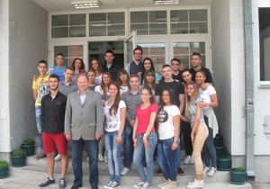 614117_pozarevac-medicinska-skola-iv5-013
