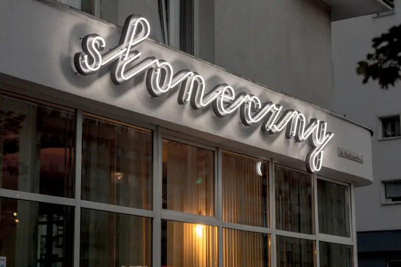 Neon baru mlecznego &quot;Słoneczny&quot; (on pasował)