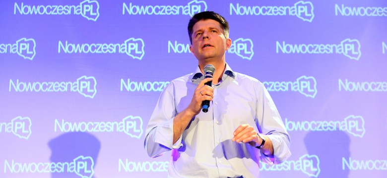 Petru chce przeprowadzić "małą rewolucję" w polityce społecznej