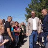Vučić u Pejkovcu obilazi preduzeće za ambalažu "Kesa" i razgovara sa meštanima