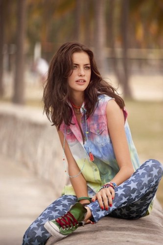 Alejandra Alonso w kampanii Calzedonia