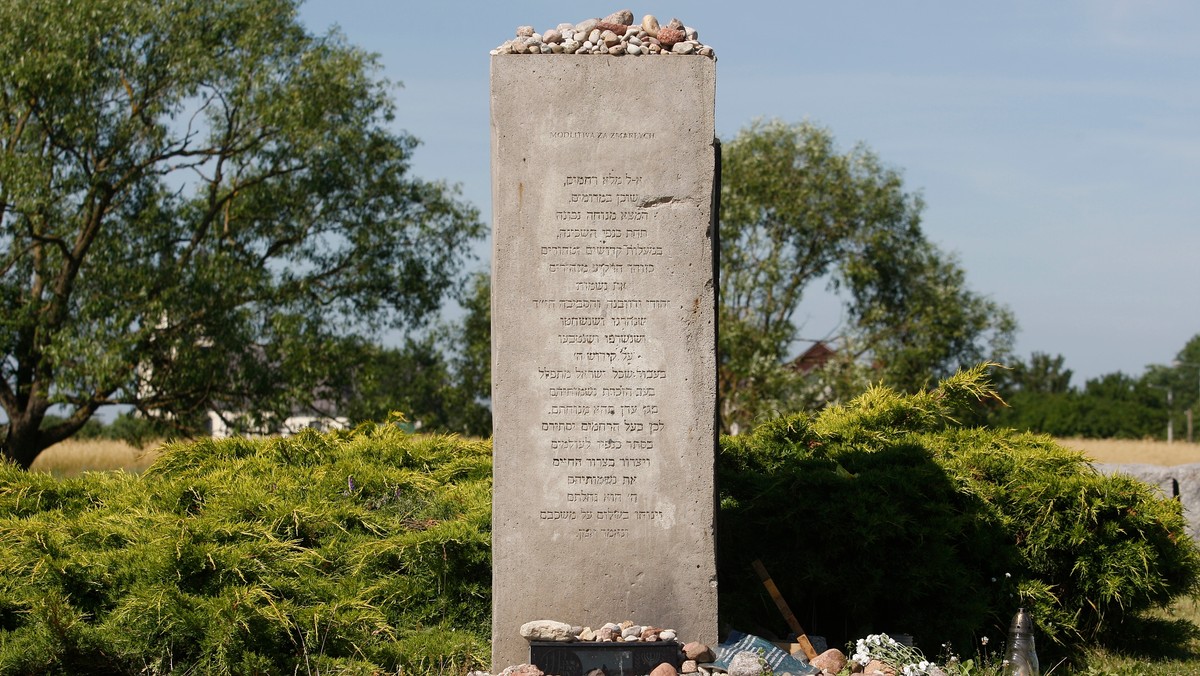 89-letnia Antonina K. z Orzysza została przesłuchana przez prokuratorów z białostockiego IPN. Kobieta jest nowym świadkiem z w sprawie zbrodni w Jedwabnem z 1941 roku, a jej zeznania mogą wpłynąć na decyzję o ekshumacji ofiar.