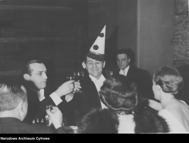 Bal sylwestrowy w lokalu Adria w Warszawie - 1935 rok.