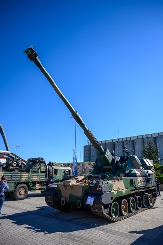 Armatohaubica samobieżna AHS Krab zaprezentowana podczas XXX Międzynarodowego Salonu Przemysłu Obronnego w Kielcach
