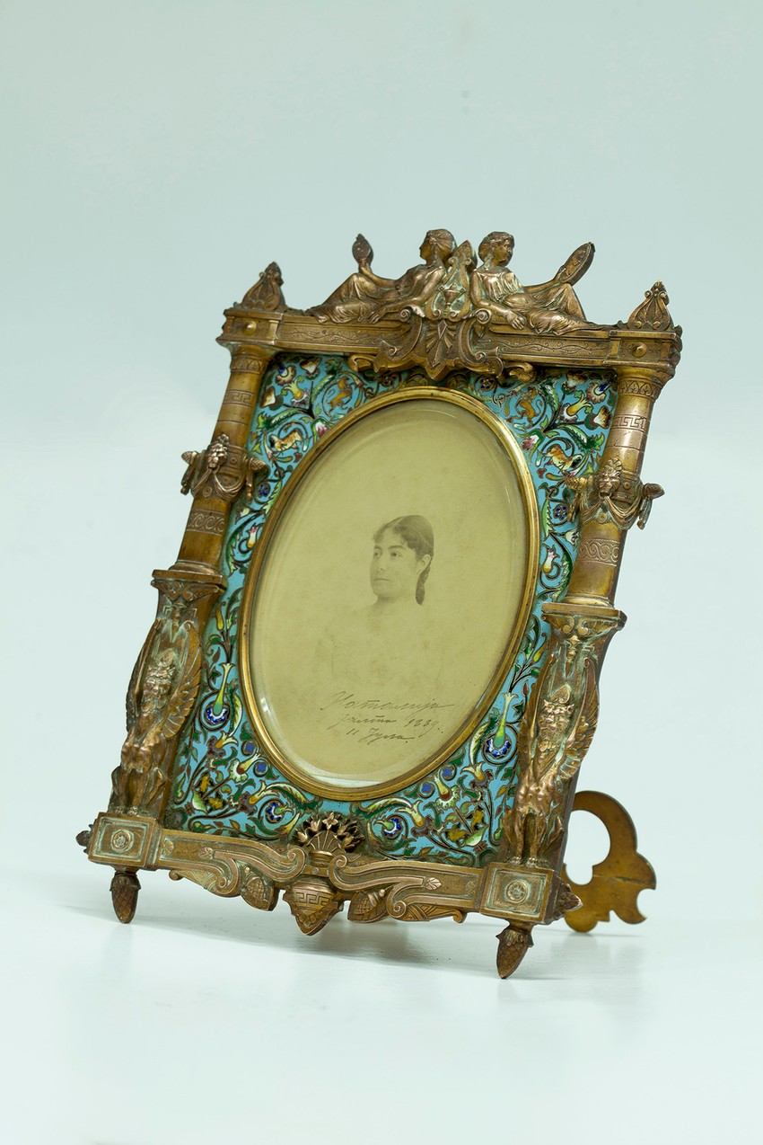 Fotografija kraljice Natalije Obrenović sa ćiriličnim autografom