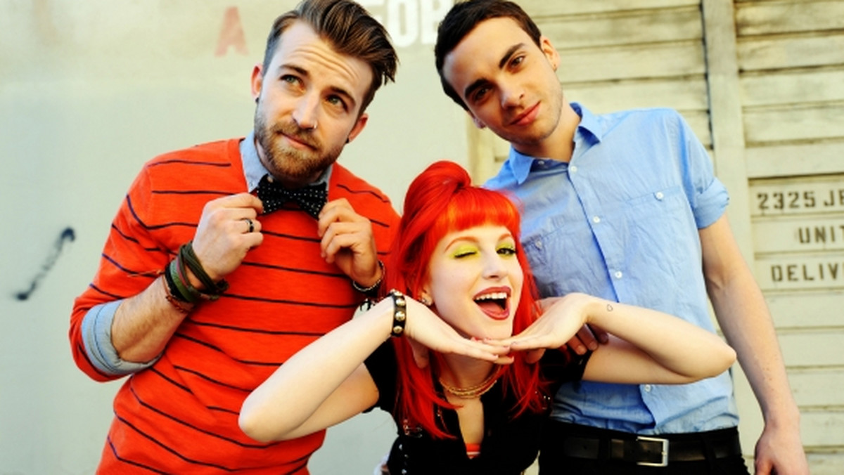 Grupa Paramore zakończyła nagrania na swój czwarty studyjny album. Informację o zakończeniu prac potwierdziła wokalistka Hayley Williams na swoim Twitterze informując, że nowa płyta ukaże się w 2013 roku. Wokalistka określiła album mianem "odpowiedzi na modlitwę".