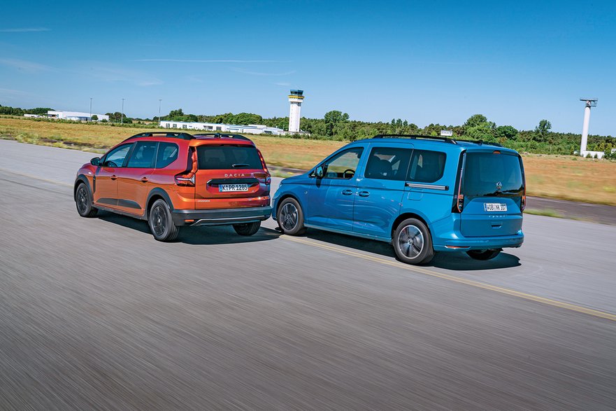 Dacia Jogger kontra Volkswagen Caddy - podwyższone kombi czy kombivan?