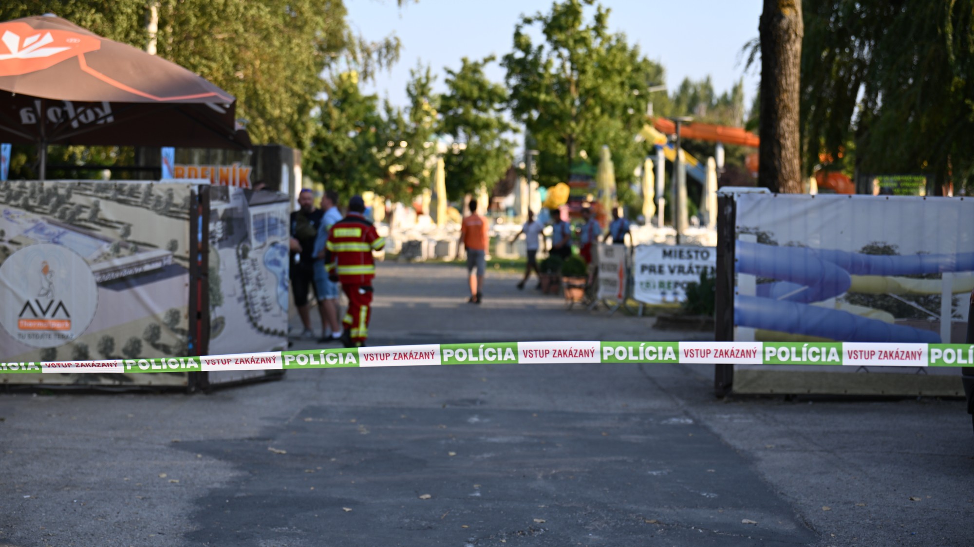 Záchranné zložky zasahujú po úniku neznámej látky na kúpalisku Diakovce