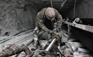 Emerytura górnicza. Jaką emeryturę pobierają górnicy w 2025 roku? Takiej kwoty można pozazdrościć