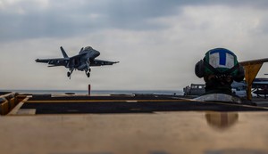 Nosač "Abraham Linkoln" klase "Nimic" u Indijskom okeanu 22. januara