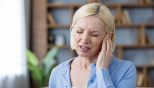 Tinitus može biti simpom menopauze