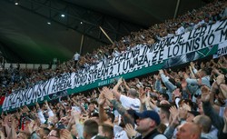 Trzaskowski wypunktowany na stadionie Legii. "Żyleta" nie będzie na niego głosować