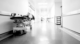 Zmarła druga pielęgniarka zakażona koronawirusem w Polsce