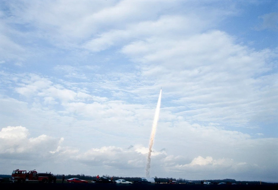 Hjus želi da se sopstvenim očima uveri da je Zemlja okrugla