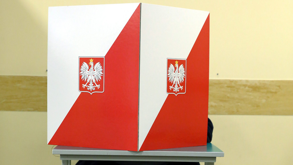 W środę rano Wojewódzka Komisja Wyborcza w Szczecinie nadal czekała na protokoły z terytorialnych komisji wyborczych z głosowania do zachodniopomorskiego sejmiku. Na razie wpłynął tylko jeden protokół z Komisji Powiatowej w Stargardzie Szczecińskim.