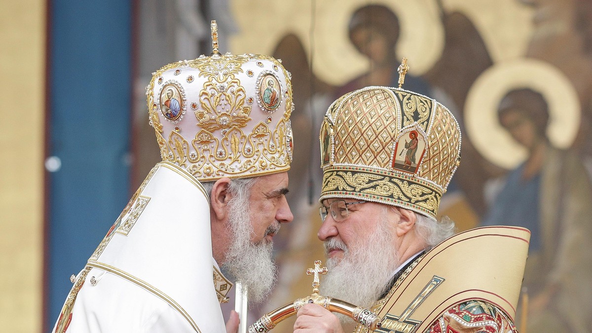 Głowa rosyjskiego kościoła prawosławnego patriarcha Cyryl podczas nabożeństwa