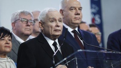 Prezes PiS Jarosław Kaczyński i politycy partii