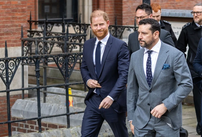 Princ Hari ispred suda u Londonu