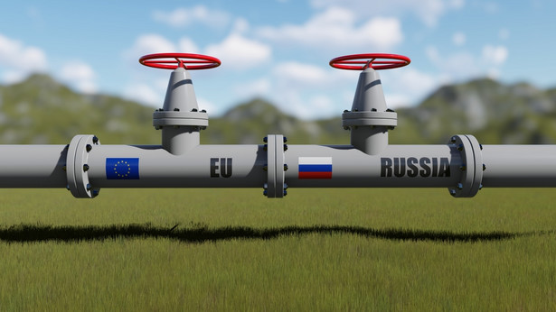 Rosyjską ropę odbierają na otwartym morzu jednostki pływające pod banderami dziewięciu państw.