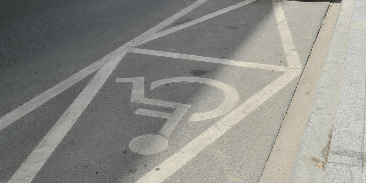 Nowe karty parkingowe dla inwalidów