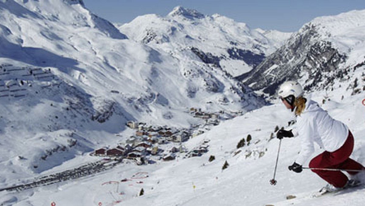 Polacy coraz częściej odwiedzają zimą austriacki land Vorarlberg, znany głównie z ekskluzywnej stacji narciarskiej Lech-Zurs. Pod względem liczebności zajmujemy pierwsze miejsce spośród gości z krajów Europy Środkowo-Wschodniej.