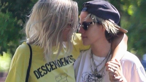 3 hónap alatt 3 nőt fogyasztott el Kristen Stewart: megint egy új lánnyal látták csókolózni