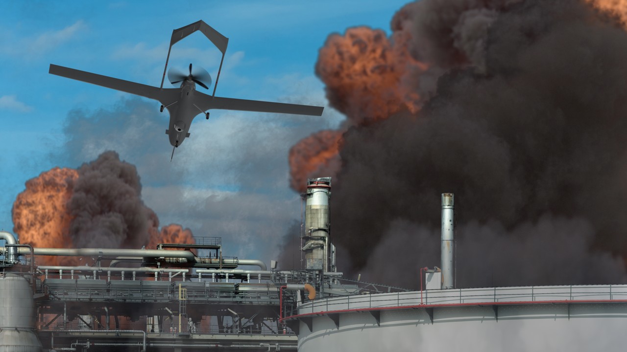 "Benzyna staje się płynem deficytowym". Ukraińcy wiedzą, jak napsuć Rosjanom krwi. Chińczycy — jak im pomóc