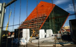 'Baliście się konfrontacji polskiego bohatera z człowiekiem, który Polakami gardził'. Kłótnia PiS z PO o patrona placu dla Muzeum II Wojny Światowej