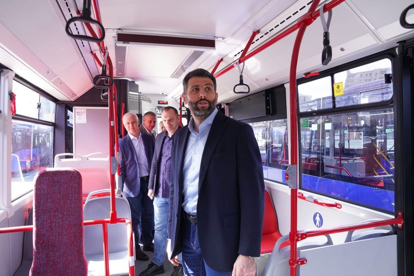 Aleksandar Šapić u novom autobusu