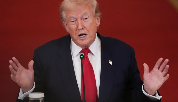 Rosja pomaga atakować Amerykanów. Ale Trump, kumpel Putina", nie chce o tym słyszeć