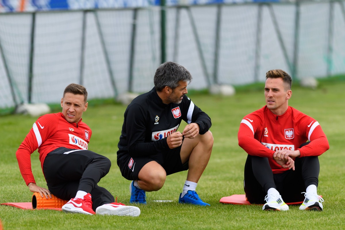 Piłkarze reprezentacji Polski Przemysław Frankowski (L) i Arkadiusz Milik (P)