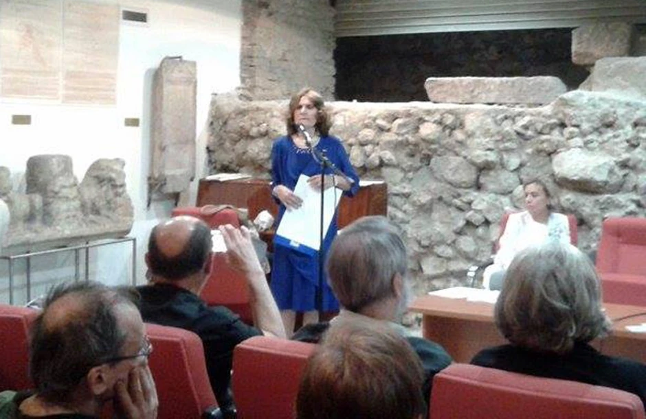 Beogradska književnica Emilija Matić čitala je sa Brajevog pisma