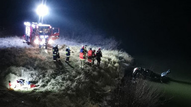 Wpadł do rzeki uciekając kradzionym autem przed policją