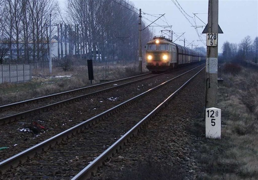 Zabiła synka i rzuciła się pod pociąg?