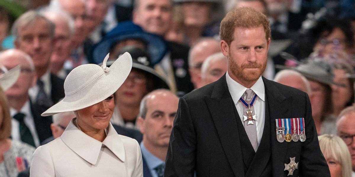 Harry chciał zgody. Elżbieta II postawiła sprawę jasno. Meghan się wściekła