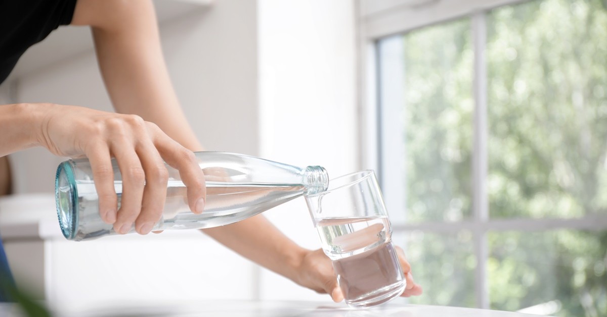 GIS opublikował nową listę wód mineralnych 2025. Które z nich możesz pić bez obaw?