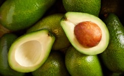 Jak wybrać najlepsze awokado? Druga połowa sukcesu to dobre przechowywanie [PORADA]