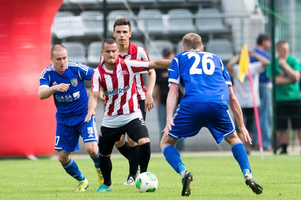 1. LIGA PIŁKARSKIA MIEDŹ LEGNICA CRACOVIA