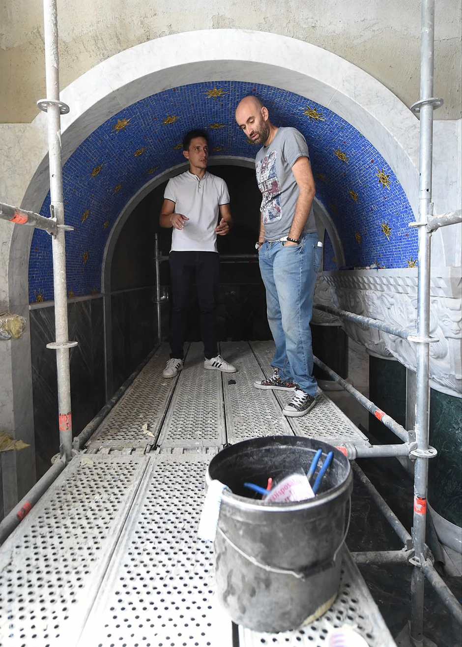 I danas se mogu videti skele na kojima vredno rade