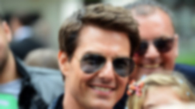 Tom Cruise nakłada na twarz ptasie odchody