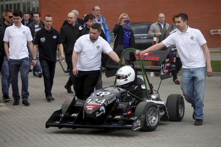 W tegorocznym kalendarzu studenci z Białegostoku mają cztery imprezy. Pierwsze tegoroczne zawody zaplanowane są na 14 lipca na słynnym torze Silverstone w Anglii. 
<br><br>fot. (ar/gj) PAP/Artur Reszko