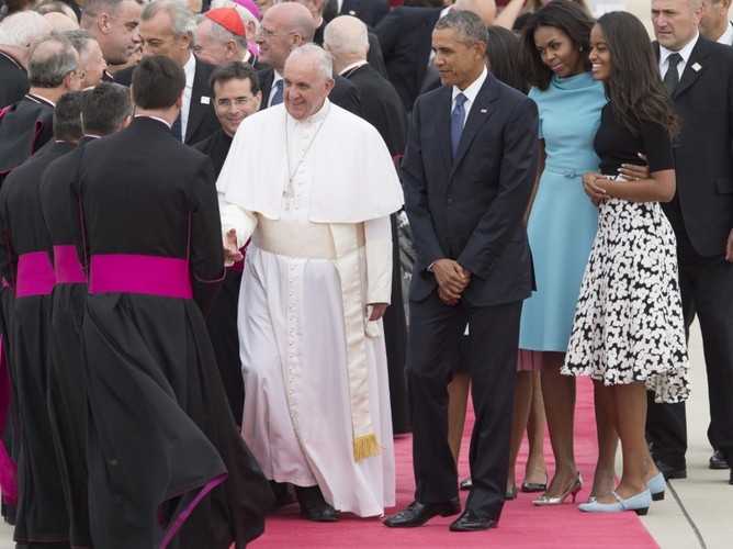Michelle i Barack Obamowie oraz papież Franciszek