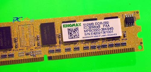 Niestety wbrew etykietce "DDRII 256 MB 240-pin DRAM Module", na wystawie znalazł się moduł pamięci 512 MB DDR550 :-)