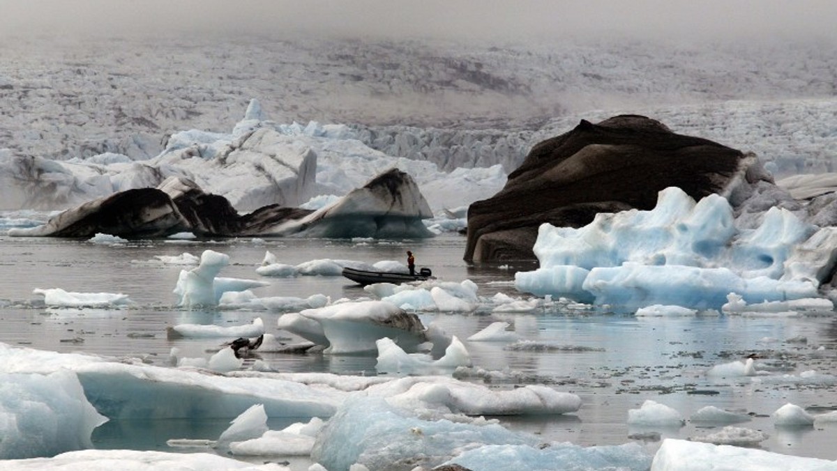 Globalne ocieplenie się zatrzymało - twierdzą naukowcy z brytyjskiej organizacji badającej klimat Met Office. Ich zdaniem, temperatury będą rosnąć znacznie wolniej, niż przewidywano, a związana z tym panika jest przedwczesna. Natychmiast podniosły się liczne głosy sprzeciwu.